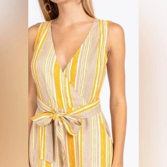 LE LIS - STRIPED CROPPED CROSSED BACK JUMPSUIT Size small EUC - Picture 10 of 10